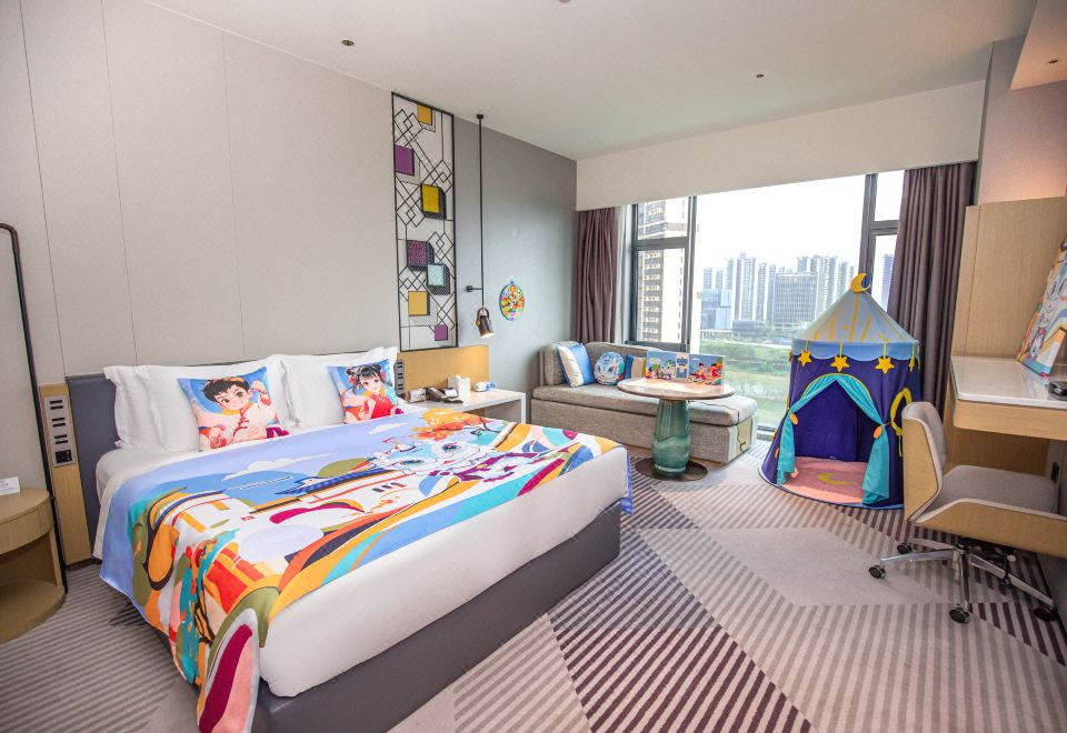 Crowne Plaza Foshan Nanhai1 King Standard Kung Fu AI Theme Lake View Room