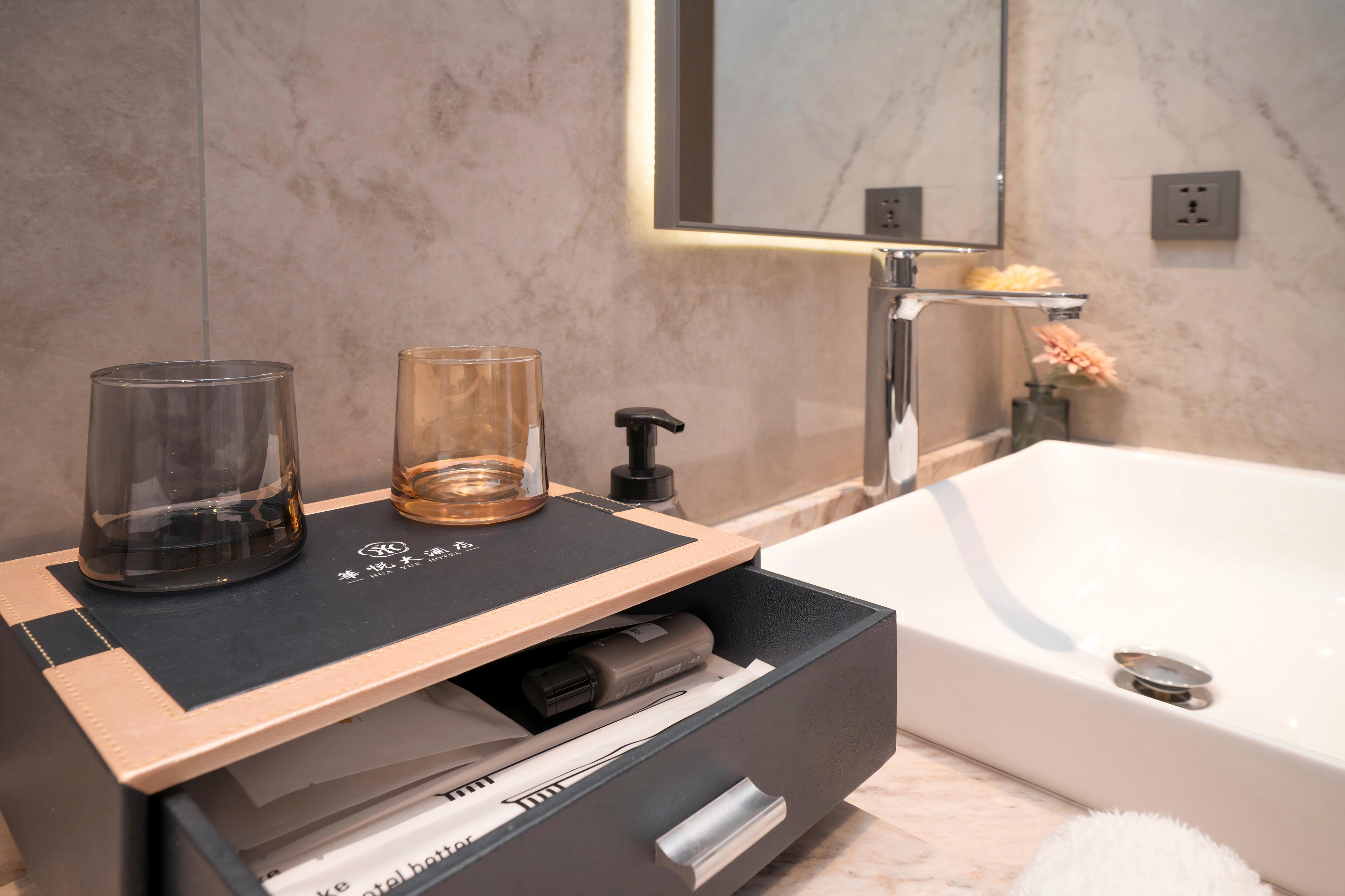 豪华一室一厅套房【超大会客厅+现代简约沙发+双衞】