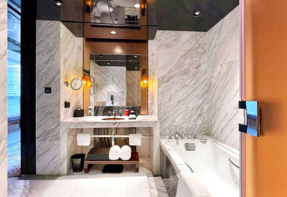 Regent Shanghai PudongCity View Family Connection