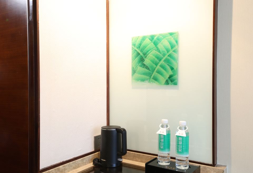 流花行政商务大床房