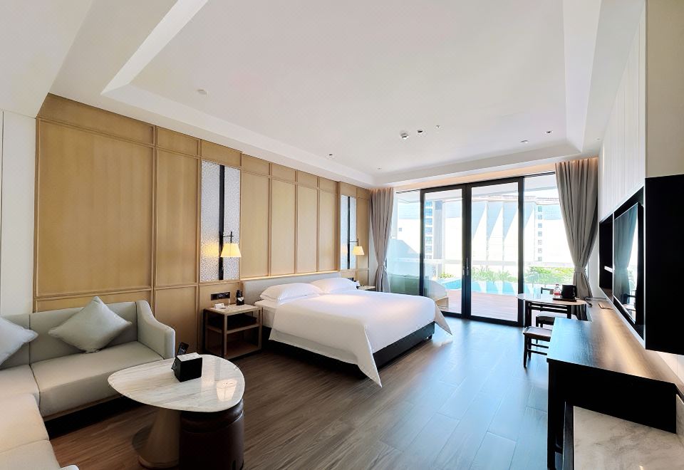 空中泳池海景大床房