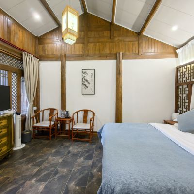 觀星·自在風雅原木大床房 吾悅Ardor·東方韻意花園禮讚公館（麗江古城店）優惠