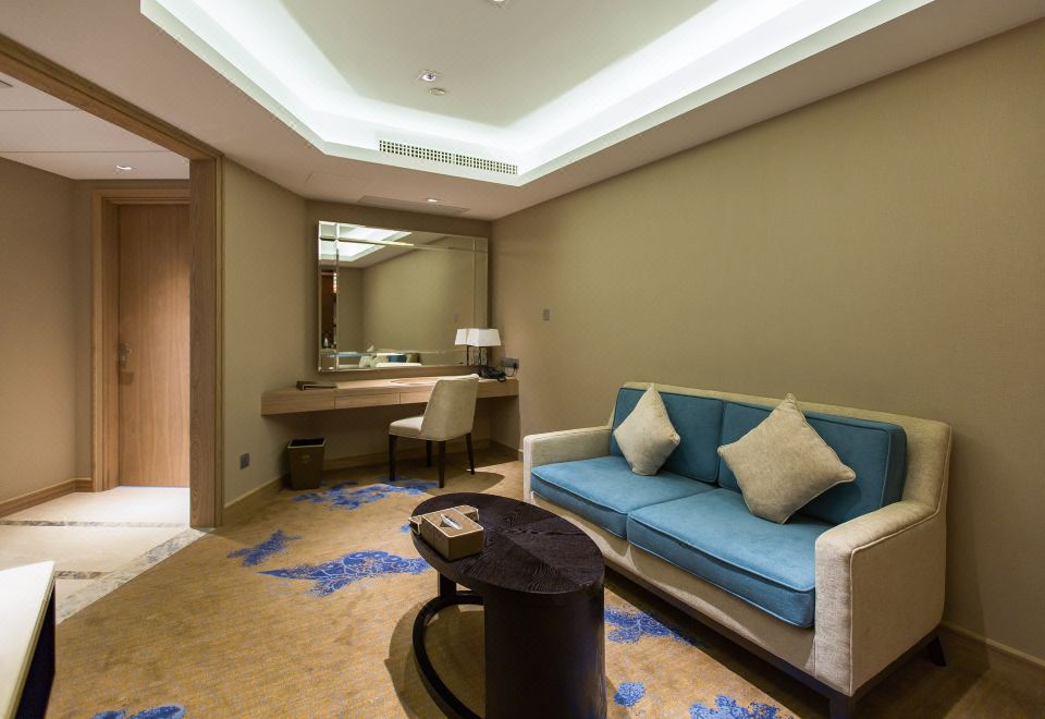 Gloria Grand Hotel JishouNo-smoking Business Suite