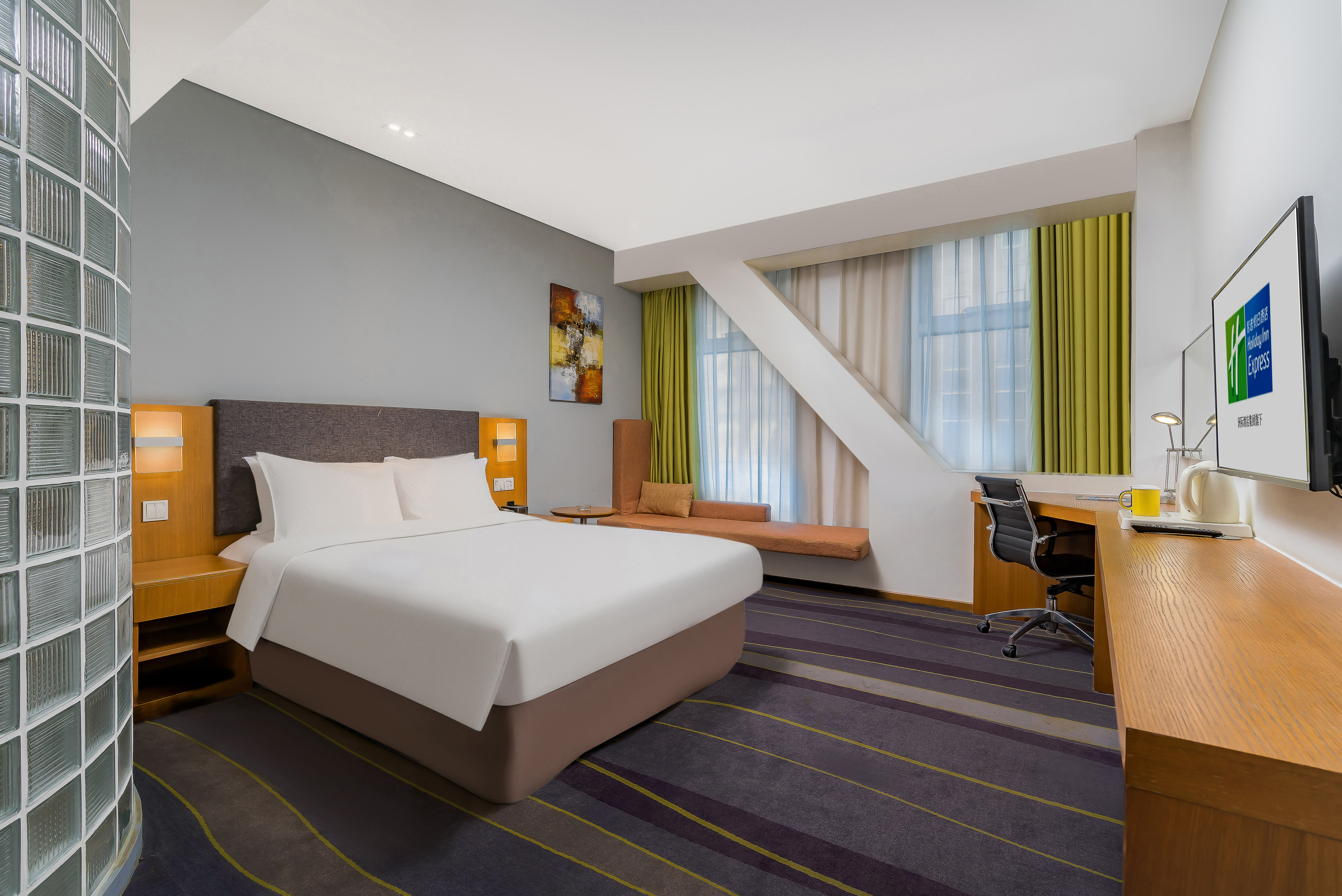 舒适大床房【羽绒被+羽绒枕+金可儿床垫+康乃馨床品】