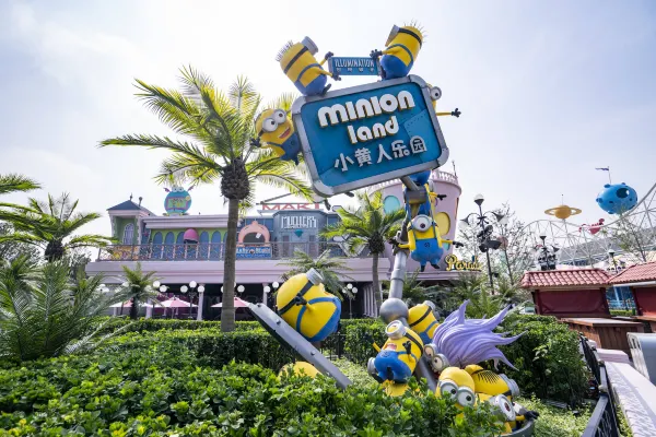 East Meet Homestay (Universal Studios Resort Store)