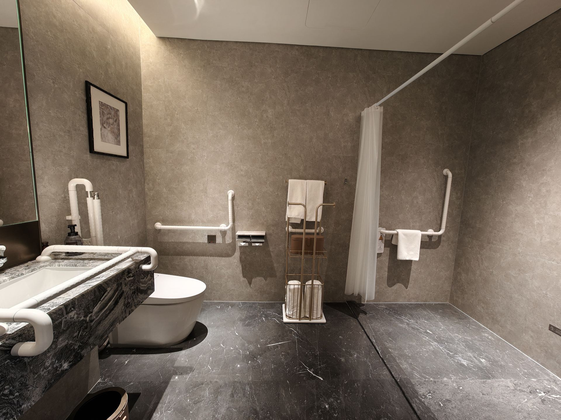 Accessible Queen Room