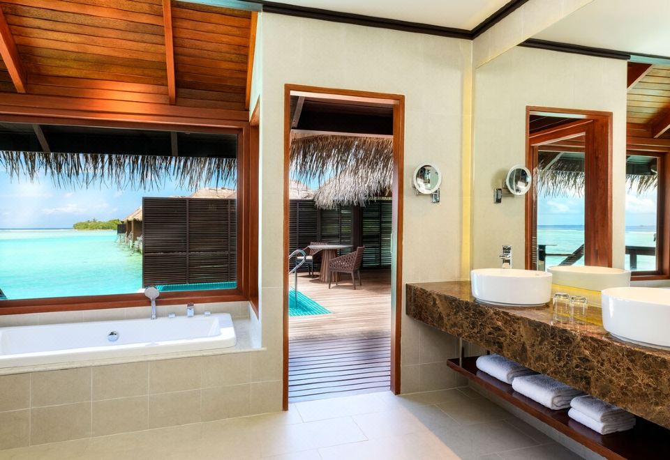 2晚海島小屋+2晚水上別墅（帶泳池）