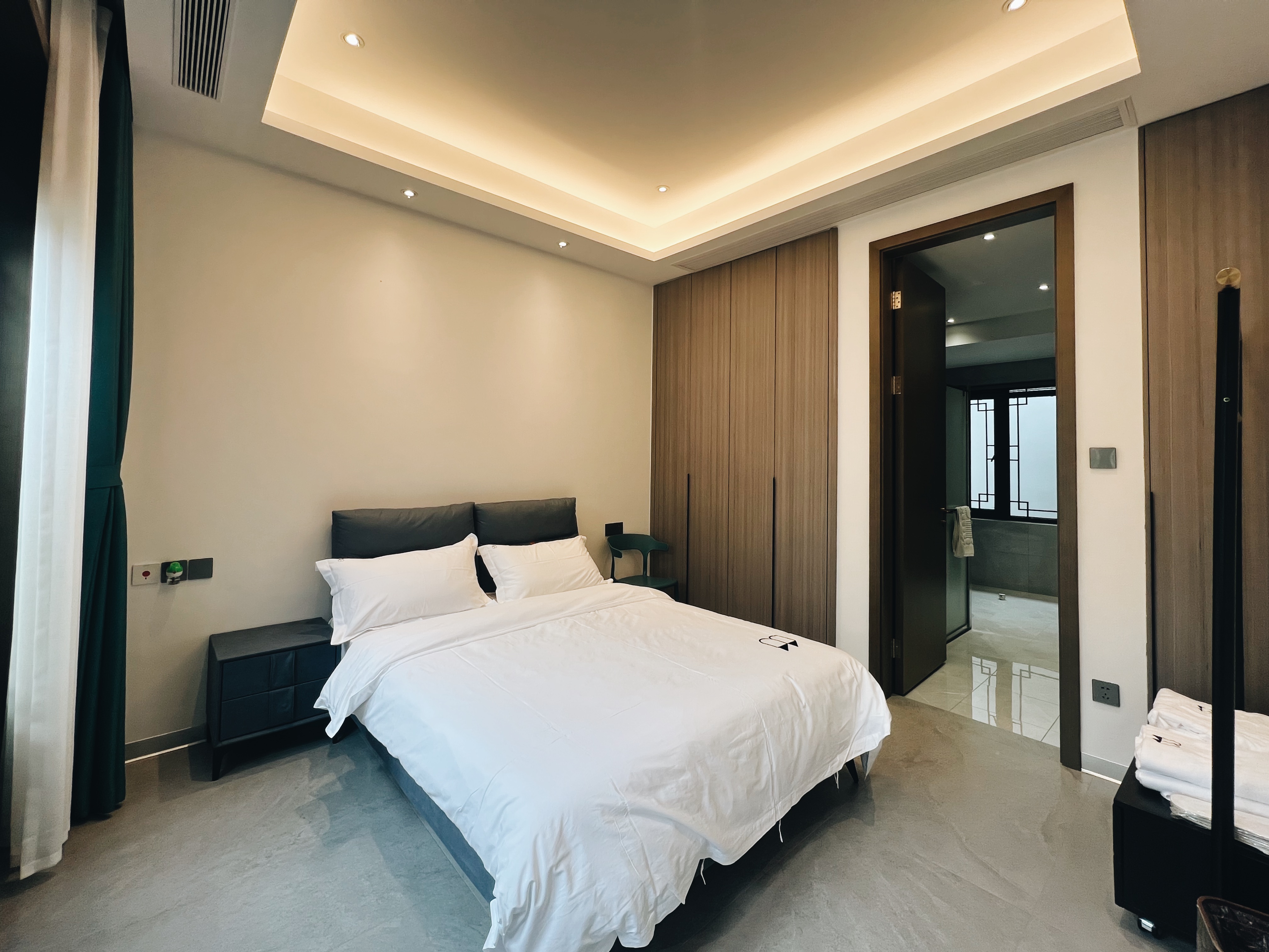 豪华四卧三衞影音花园别院