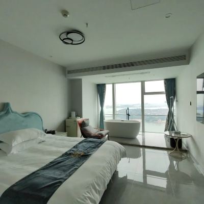 超高層180℃無敵海景浴缸大床房（俯瞰鼓浪嶼） 廈門怡海灣雙子塔海景公寓優惠