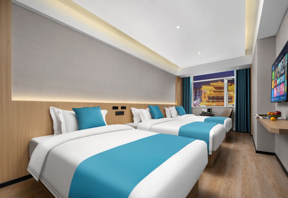 Ai Smart Exclusive Scenic Triple Room (Smart Guest Control + Bright Ambiance + Panoramic City Lights View)