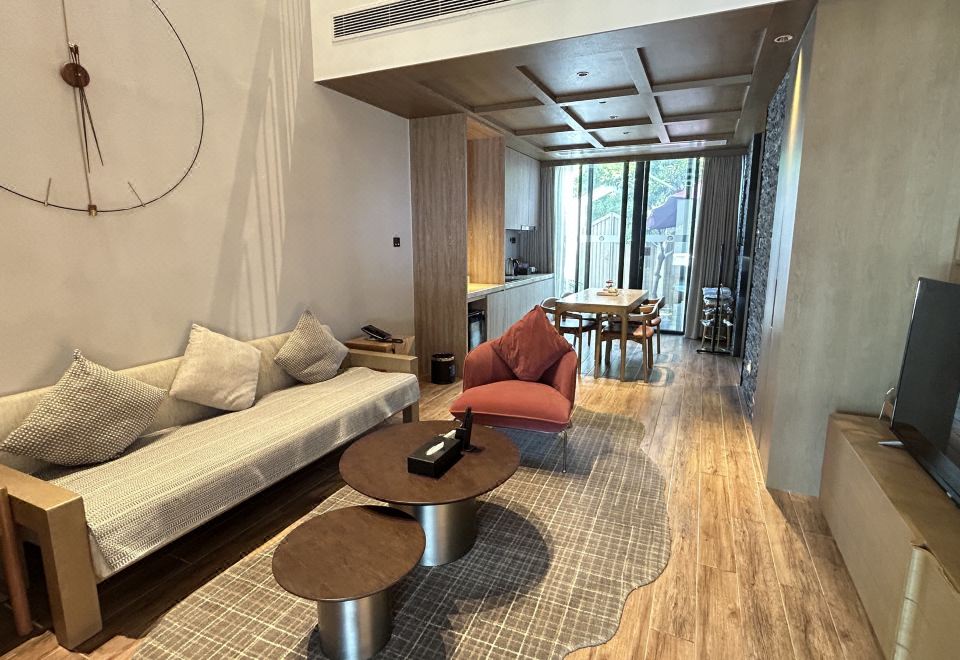 環游·瑞士雪峯起司庭院私湯大床別墅