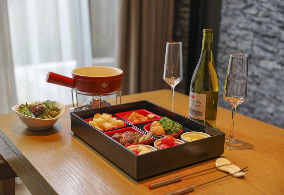 環游·瑞士雪峯起司庭院私湯大床別墅