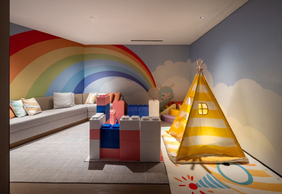 Yangzi River International Conference CenterCandy House Theme Two-Bedroom River-View Suite