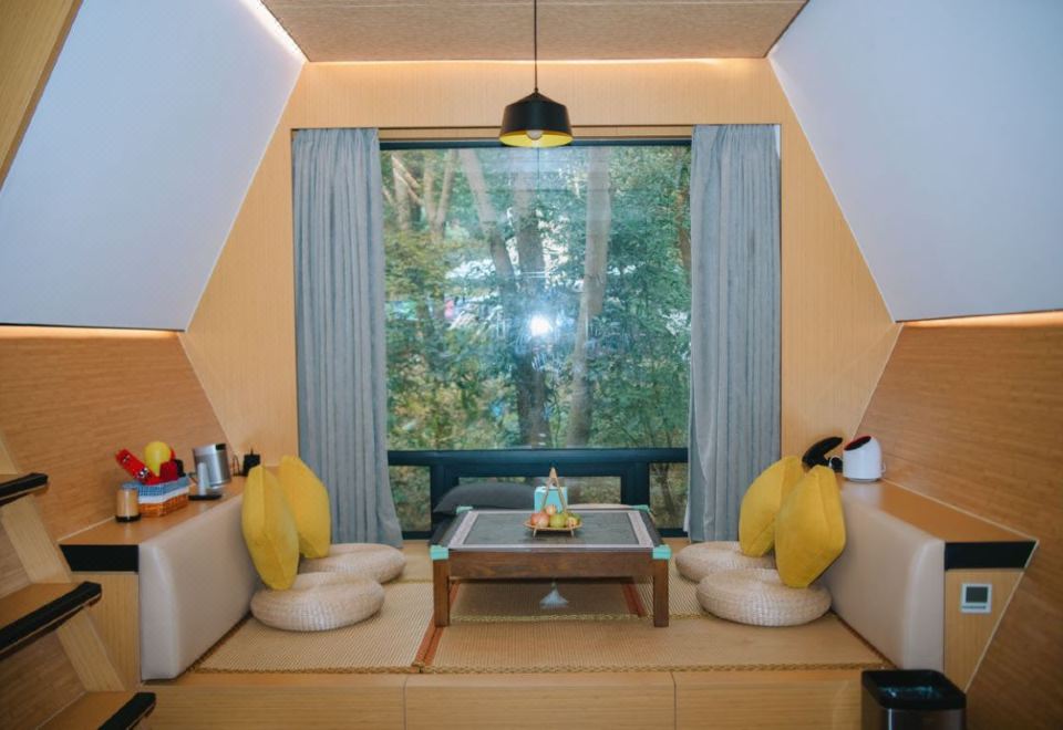 Hangzhou SENBO Nature Park and ResortJungle Hive Audio-visual Double Bedroom