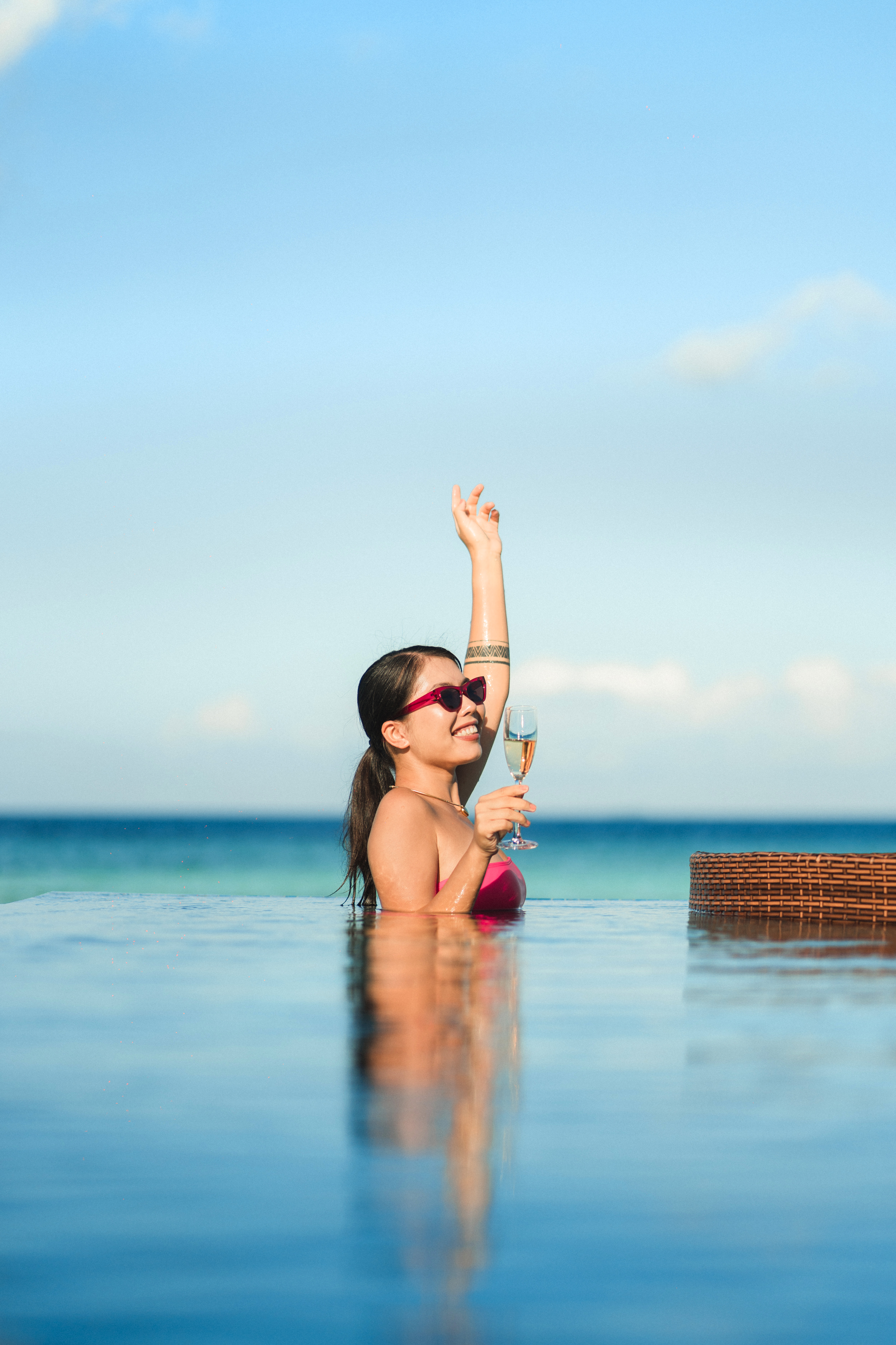 海洋日落泳池别墅