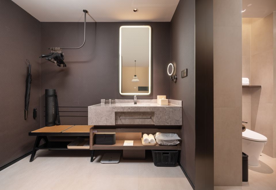 深睡尊享大床房（一键深睡+智能客控+65寸投屏电视）