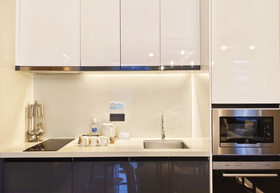 The Meixi Lake, Changsha Marriott Executive ApartmentsPig Hero Themed Room (Twin Beds)