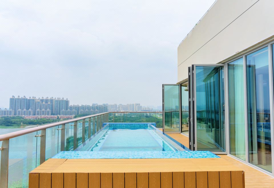 Wuhan Chengjian Senbo Nature Park & Resort HotelExcutive 2-bedroom Nonsmoking Suite With Pool