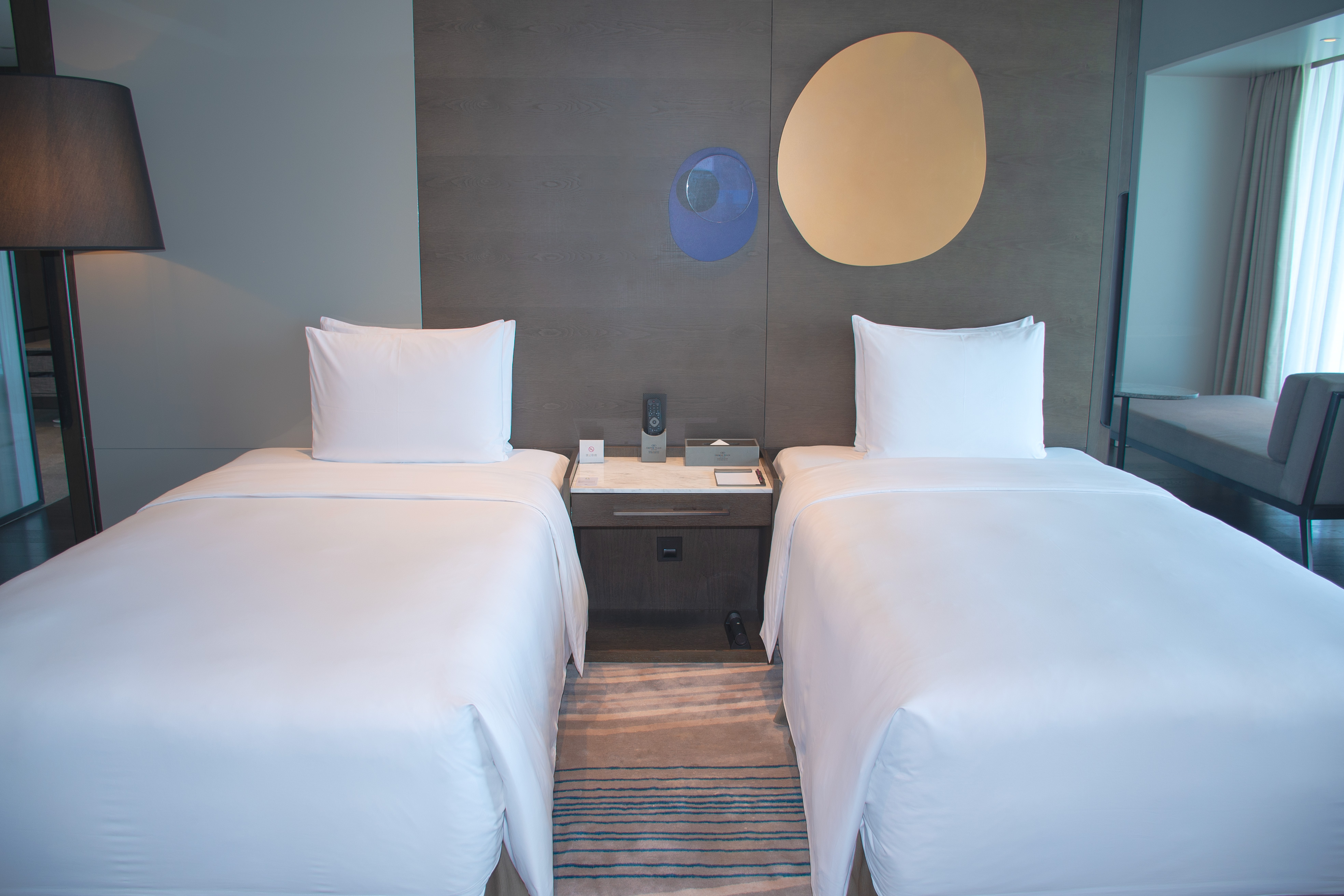 双卧海景家庭房