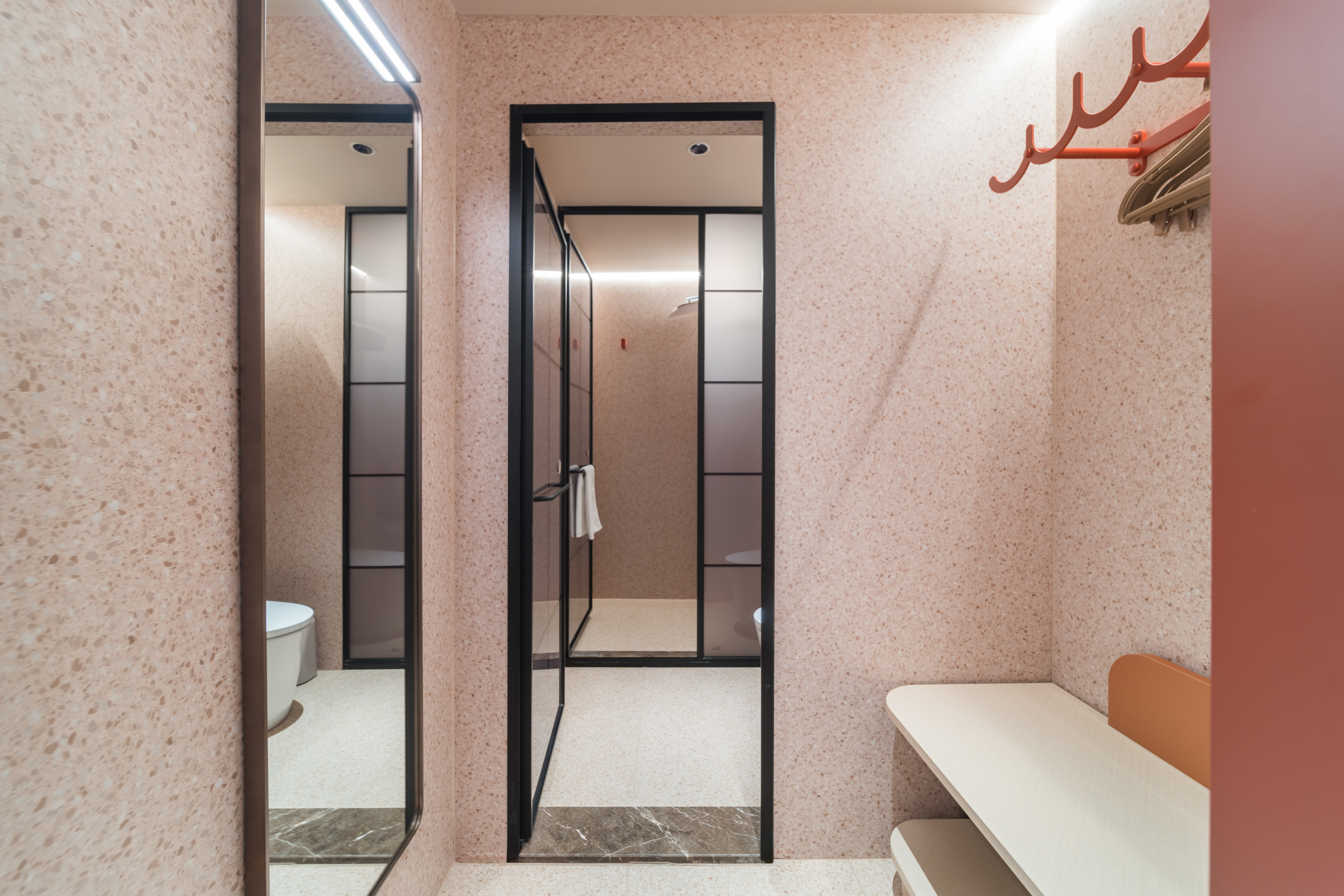 觀景大床房（小冰箱+智能客控+電視投屏）