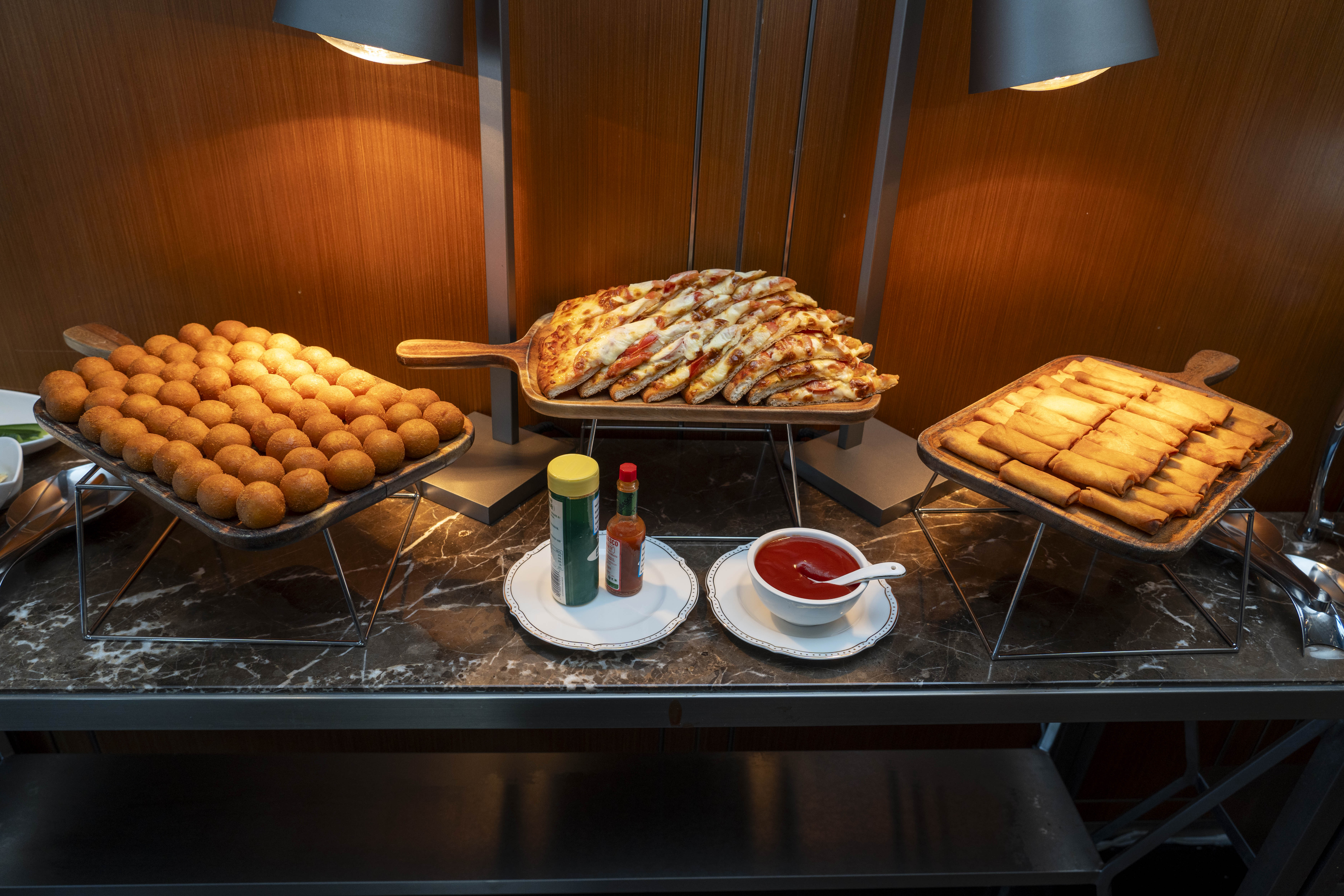 行政大床房-高楼层丨观海口湾畔