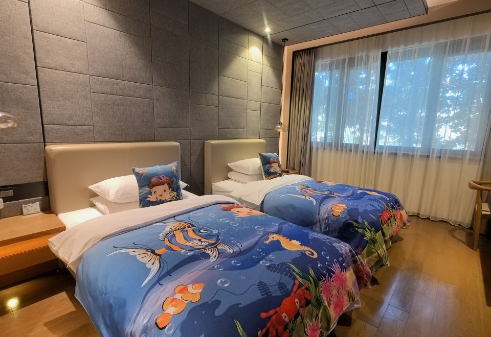 Qinglongshanzhuang HotelFamily Friendly Themed Room (2 Beds) (Building 2)