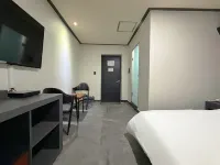 Carlton Hotel