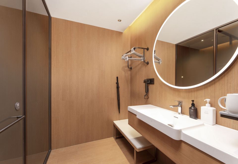 JI Hotel (Xiuning Qiyunshan West Avenue)Superior Queen Room