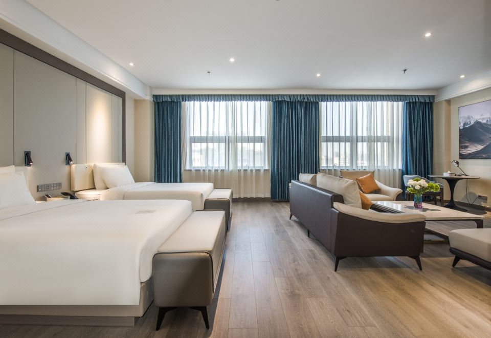 Yangjiang Jiangcheng Junyi Square Atour X HotelJimu Family Room (Mini Fridge + Extra-Large Bathtub + Sofa)