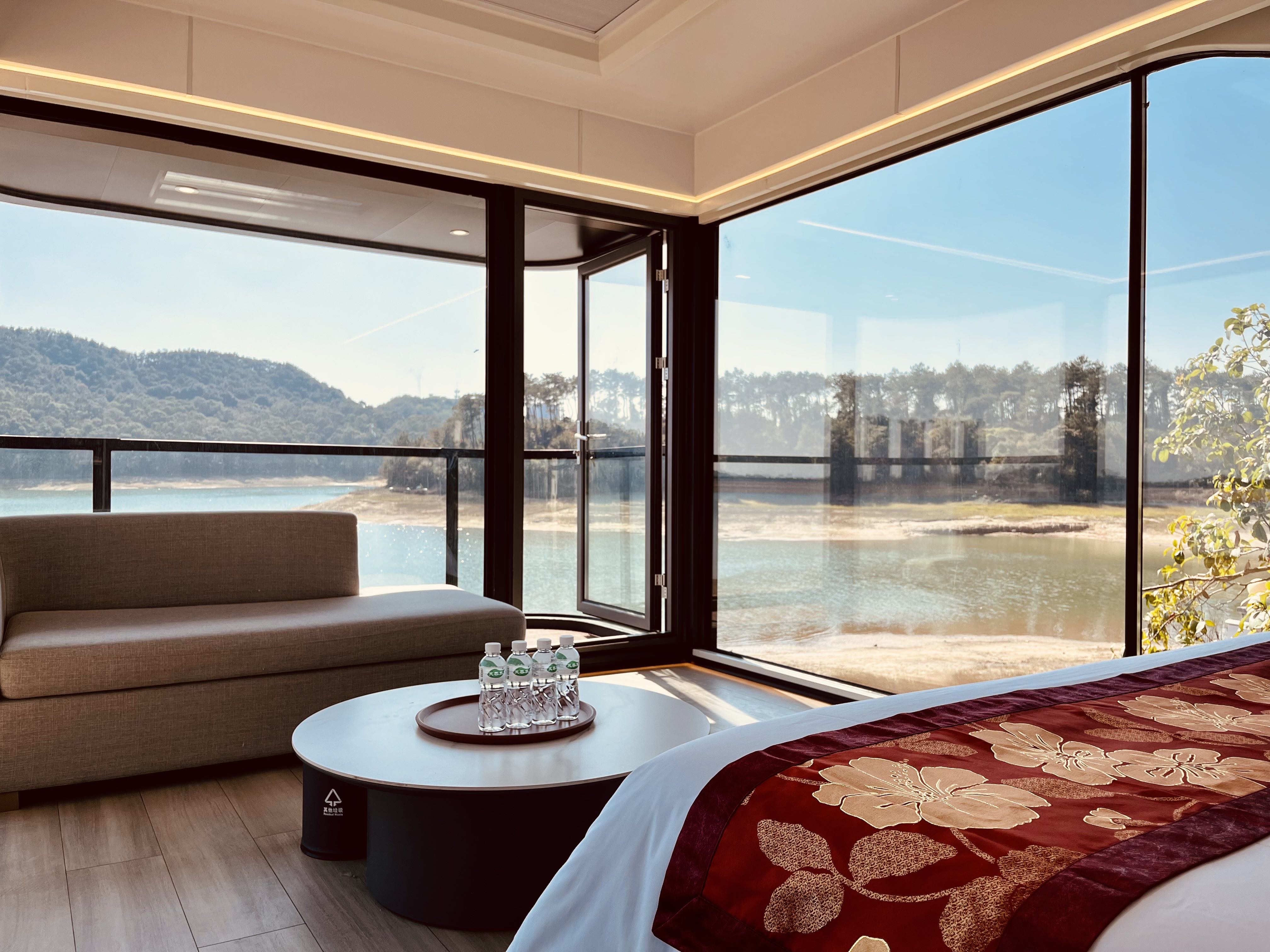 Guangzhou Furong Resort豪华太空舱