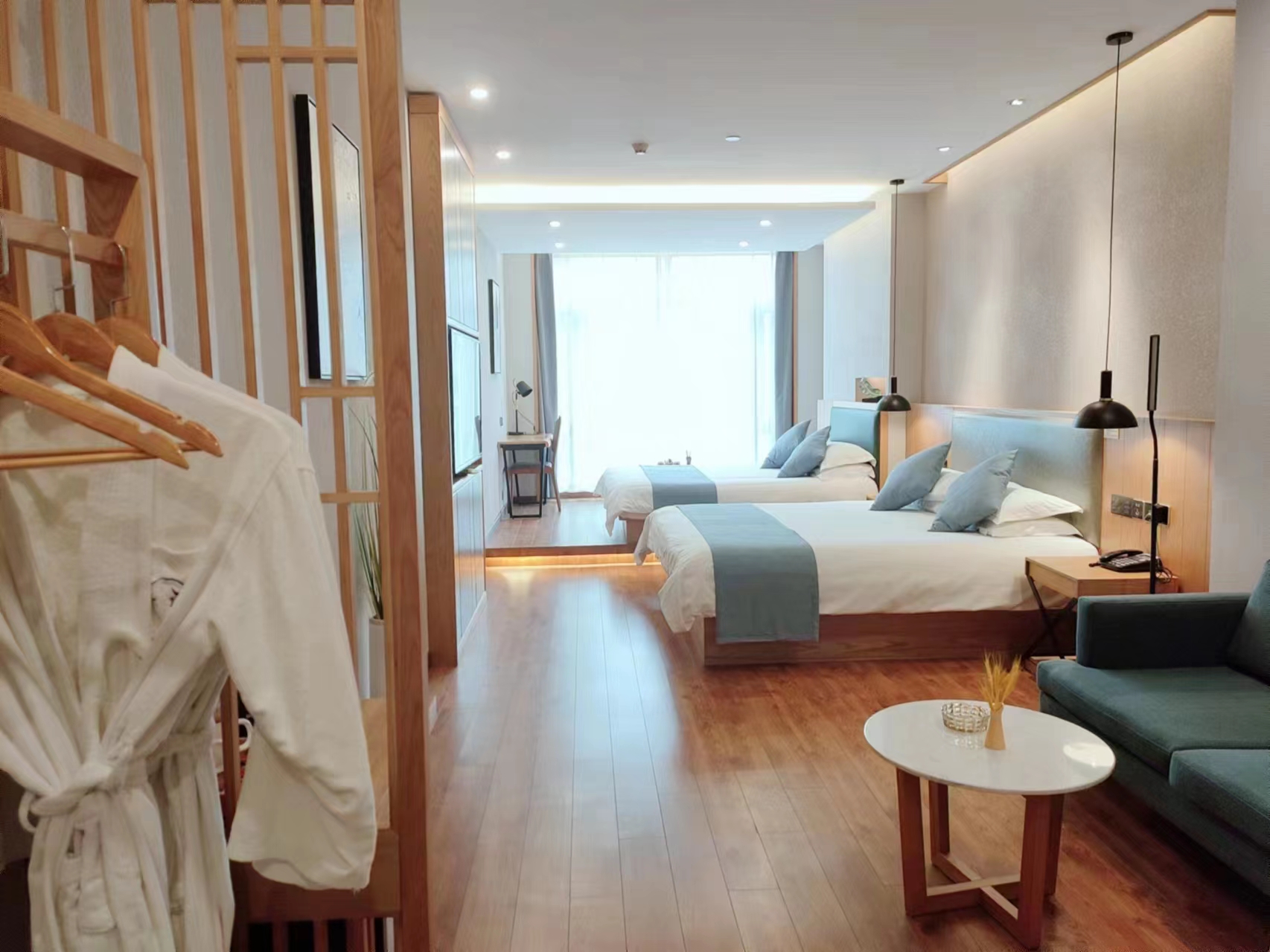 亲子家庭房（落地大窗+电动窗帘+阿道夫洗护套装）