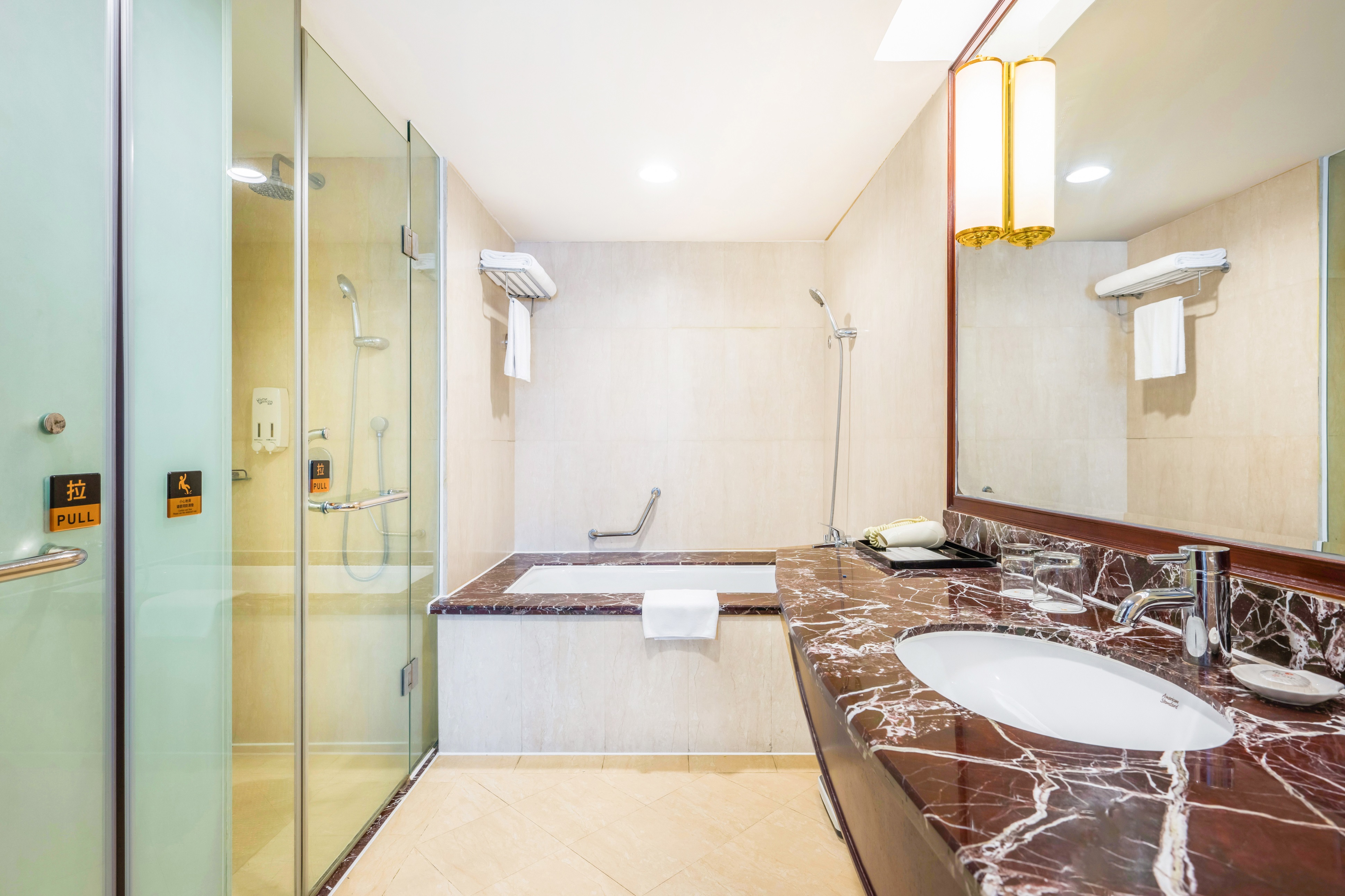 商務套房 多功能客廳 中庭花園