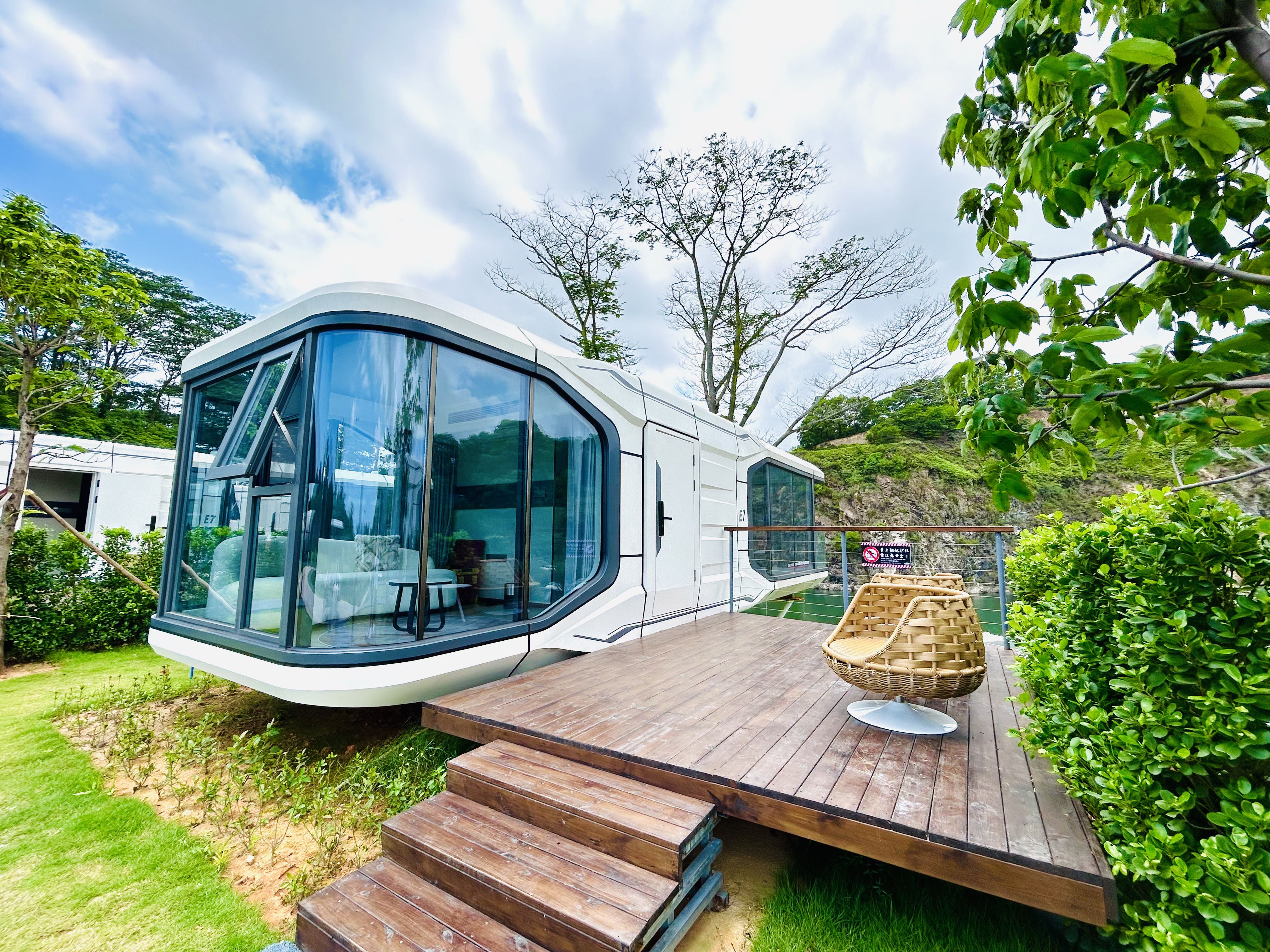 Smart Suite -1-Bedroom, With View (Balcony)