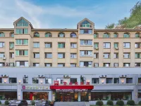 Ibis 호텔(퉁화 어우야쇼핑센터店)  호텔