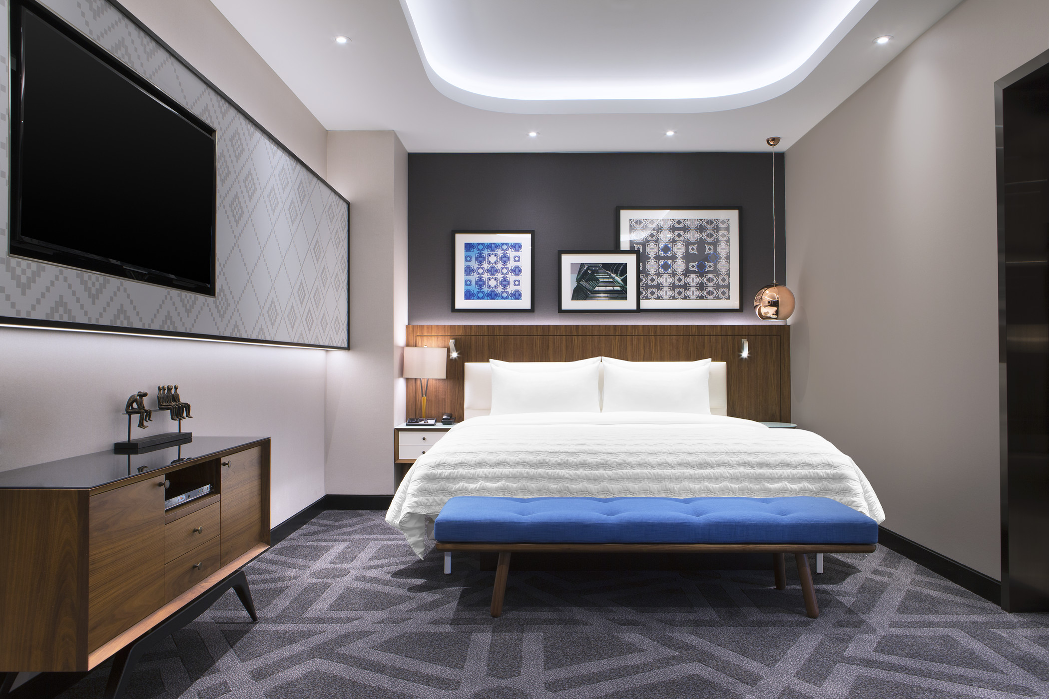 一卧室總統套房，一張特大床，漩渦池