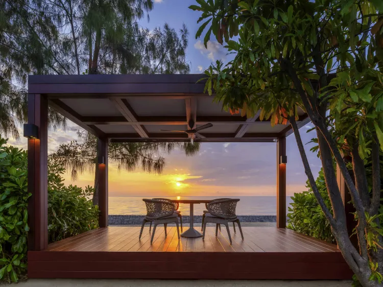 SO BEACHFRONT POOL VILLA, Two Bedrooms, 1 King Bed & 1 Twin Bed, Private Pool, SO Arty design