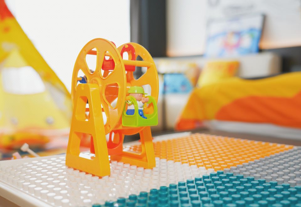 B.Duck小黄鸭主题房（手机投屏+小冰箱）