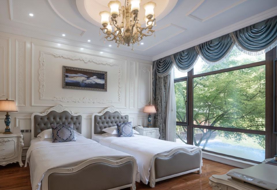 天驿别墅四室二厅