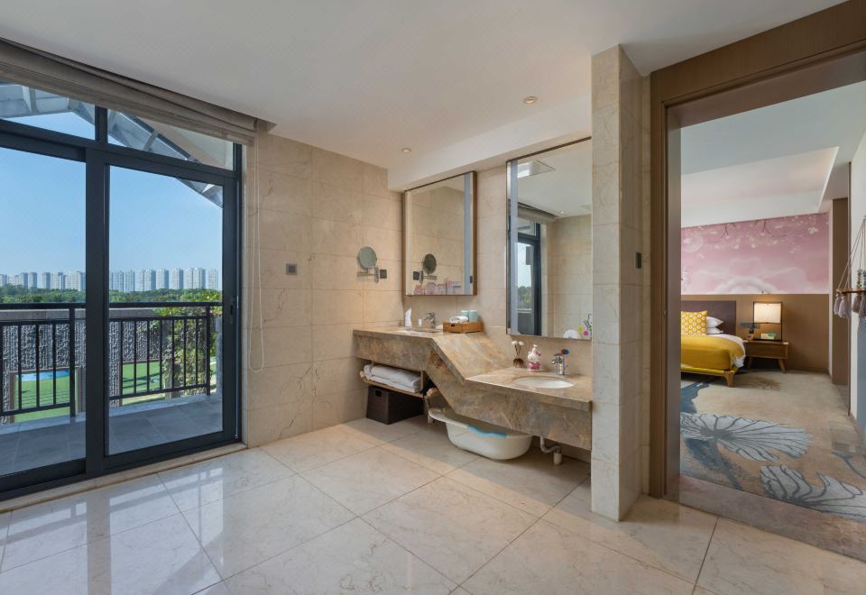 公主湖景主题家庭房