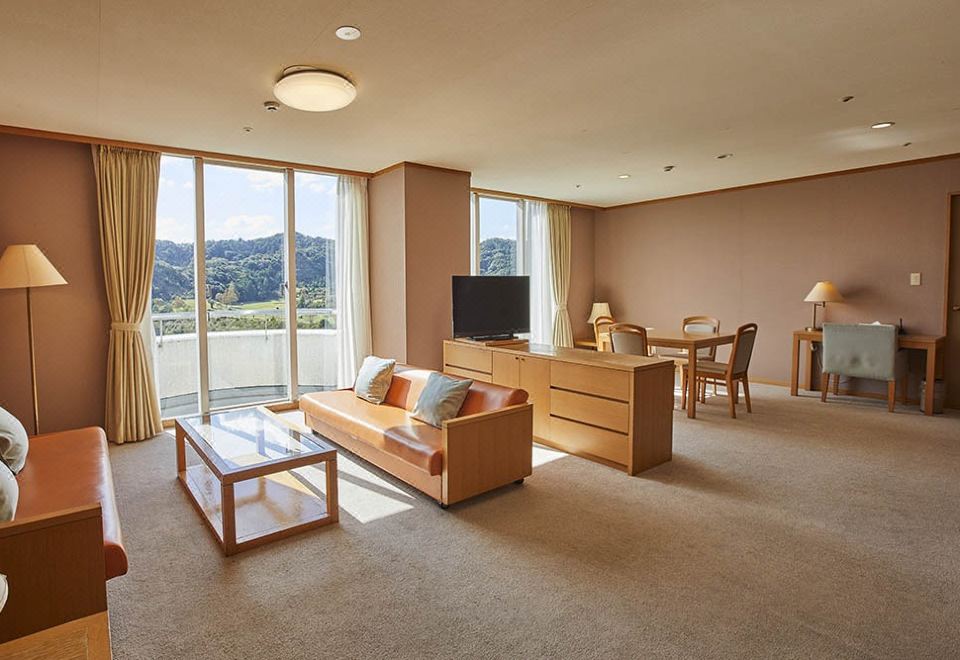 4-Bed Forest View