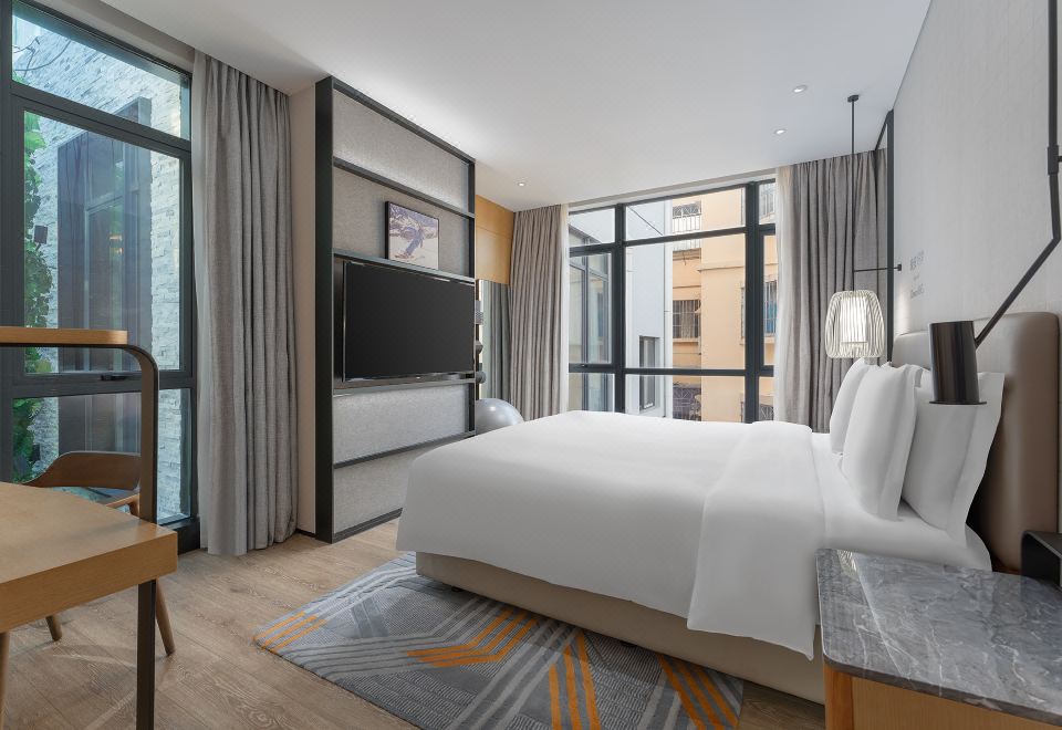 EVEN Hotel Shenzhen Nanshan, an IHG Hotel1 King Standard City View