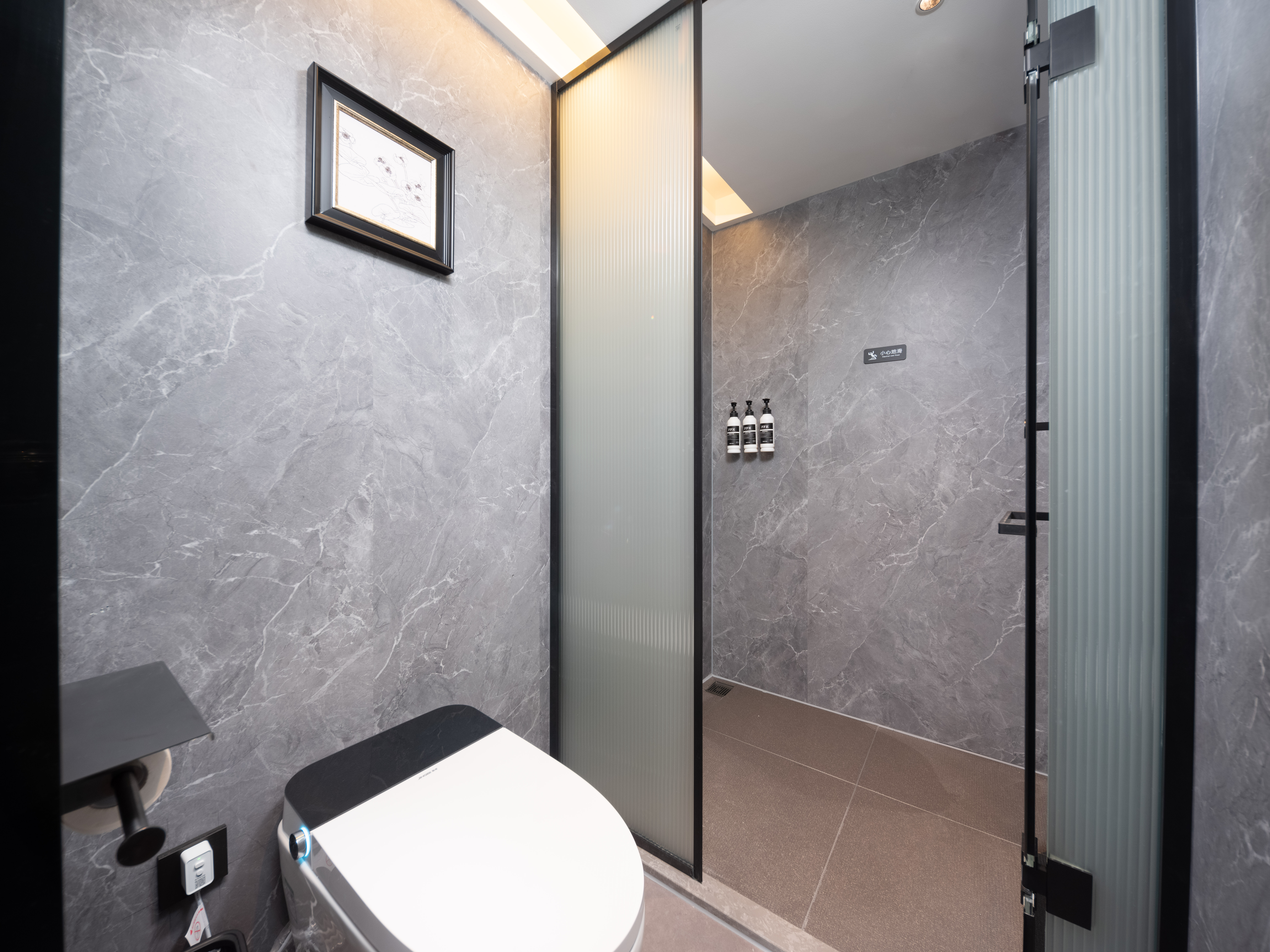 礼白望城阁（高清投屏电视+小冰箱+小型盆景+乳胶枕）