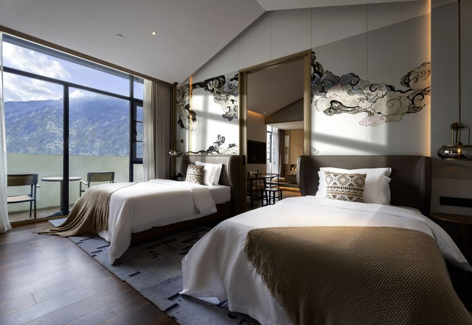 LinZhi Joy Crown Resort hotelSnow Mountain Mist Terrace Three-Room Suite (Oxygen Supply · Tatami)