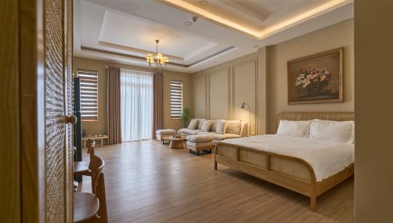 COLE APARTMENT & HOTEL