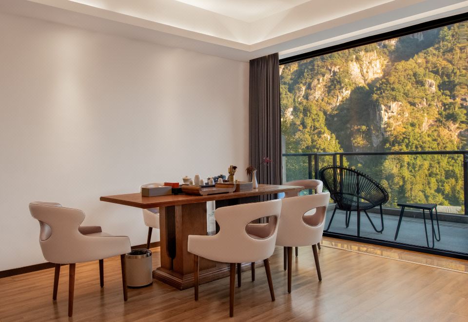 FUZHOU ROYAL HOT SPRING HOTEL & RESORTYunshui Pavilion - Health Villa (three Bedrooms And One Living Room+indoor And Balcony Hot Spring Pool)