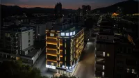 Luhe Yuelong Hotel