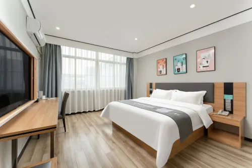 Ginza Jiayi Light House Hotel (Linyi Yingbin Road Rongsheng Shopping Center)