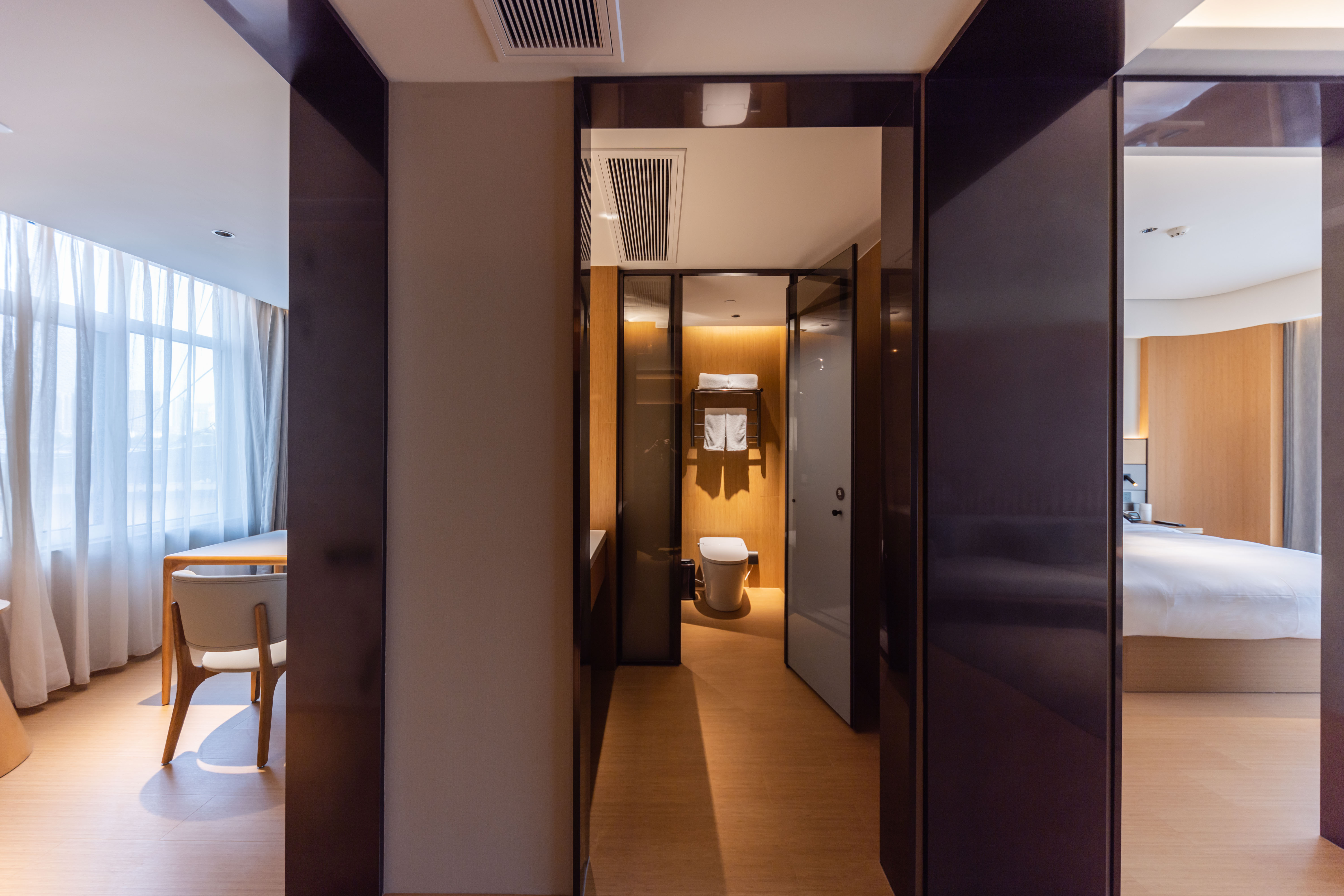 套房【超大露台+投屏电视+迷你冰箱+休闲茶具+2室1厅】