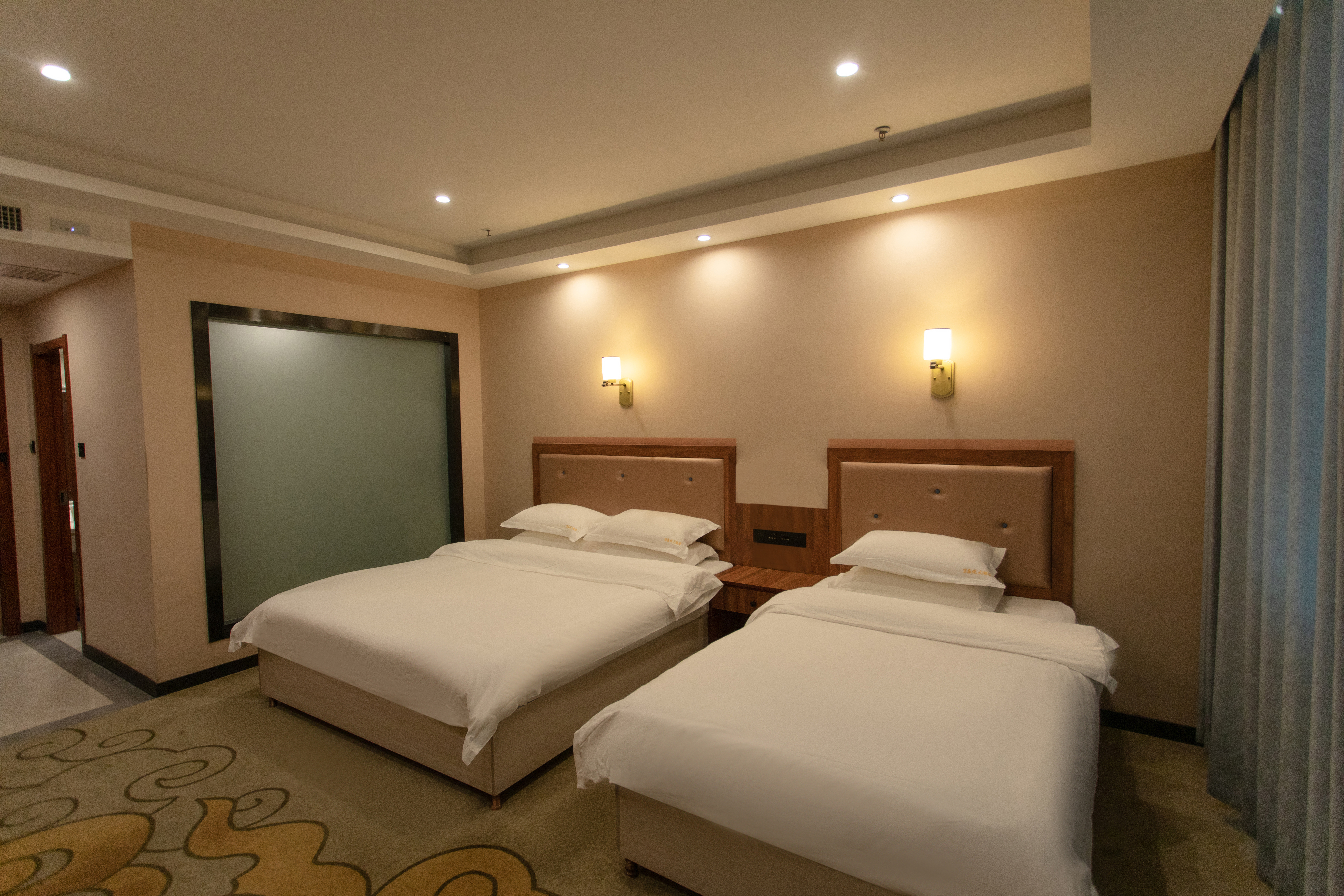 Huocheng Wanjiayue Hotel豪华中式家庭房（舒适床品+超大空间）