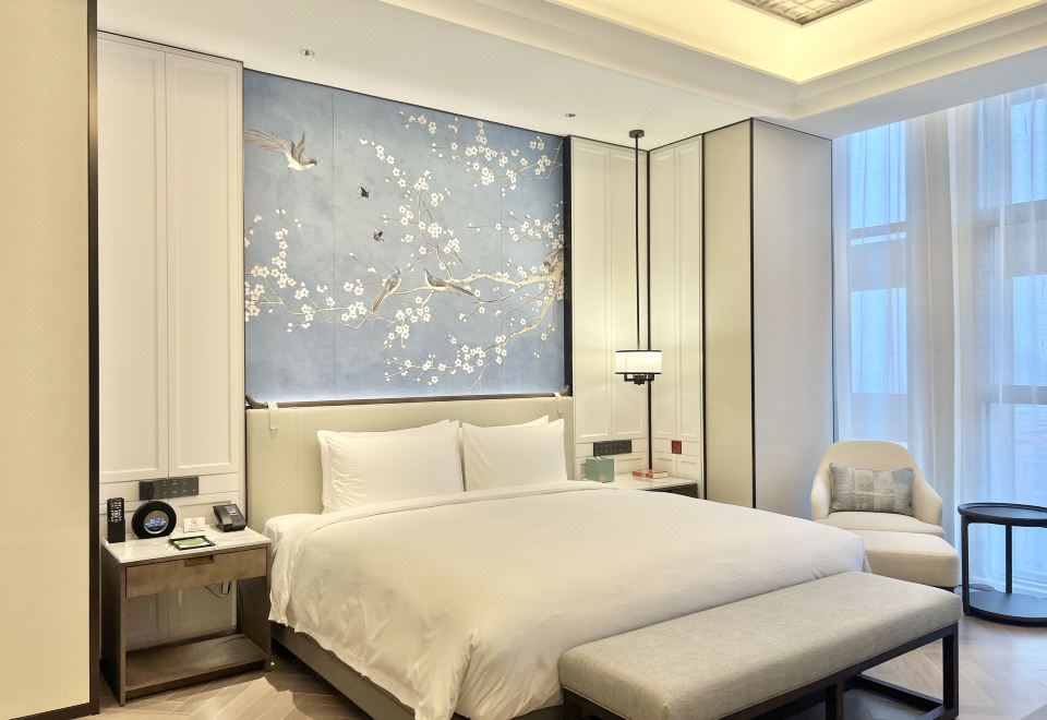 至尊景观套房（超大会客厅+胶囊Coffee机+戴森吹风机+主客双衞浴）